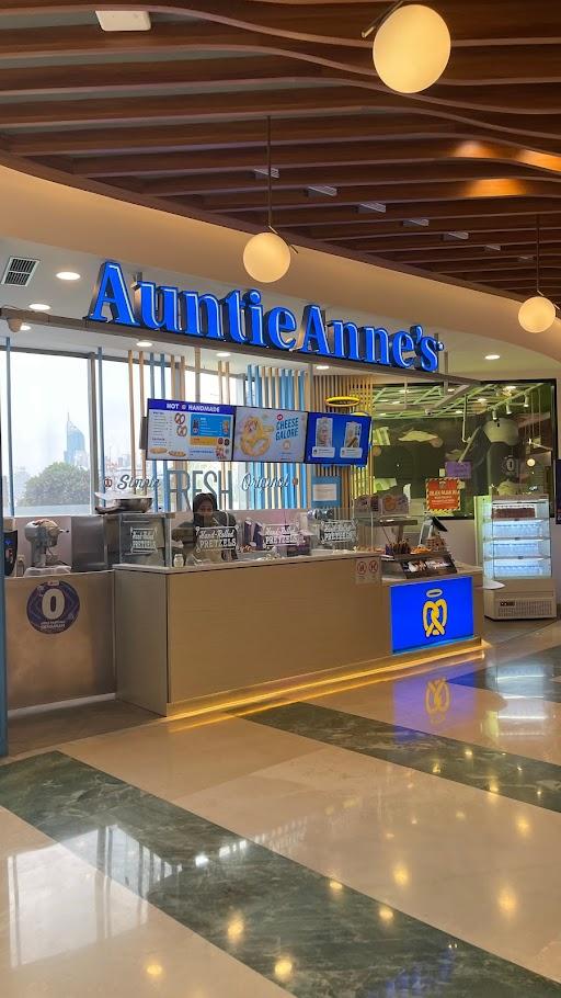 AUNTIE ANNE’S