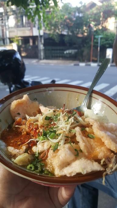 BUBUR AYAM DI SEBERANG SDN BENHIL 09 PAGI