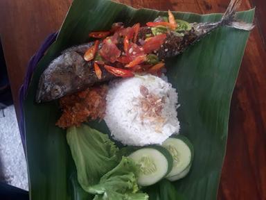 IKAN SAMBAL MATAH MAK ENTI