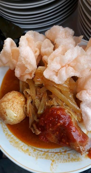 LONTONG SAYUR ASGAR STASIUN TANAH ABANGG