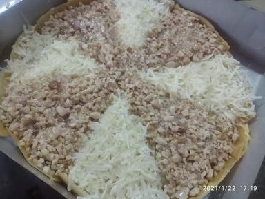 MARTABAK PIZZA PLATINUM