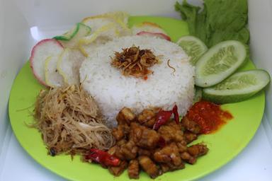 NASI UDUK OMA SHAKA