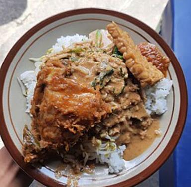 NASI UDUK PAK ROBBY