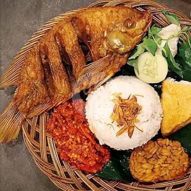 PECEL AYAM NAGIH AA INDRA