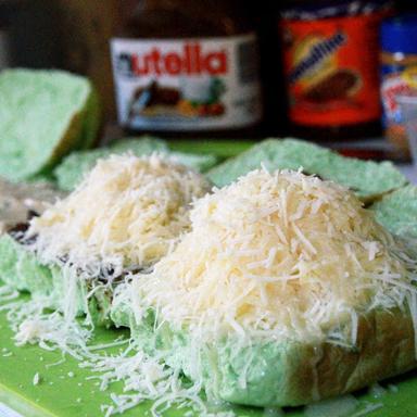 ROKUSKU KEBON KACANG (ROTI KUKUS DAN PANGGANG)