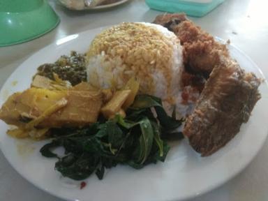 RUMAH MAKAN SAKATO MASAKAN PADANG