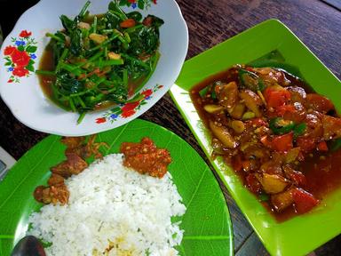 SAMBEL PLECING BODO AMAT