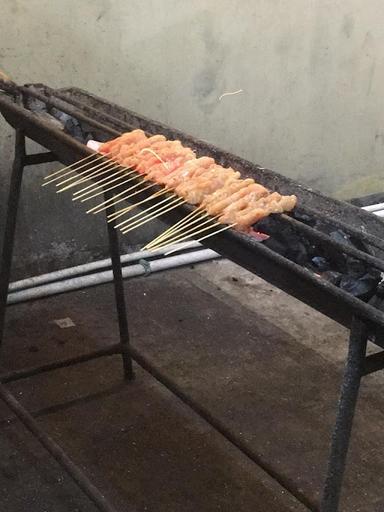 SATE KAMBING MUDA PEJOMPONGAN