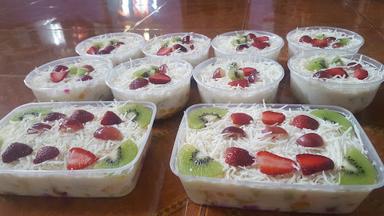 SALAD BUAH SALWA