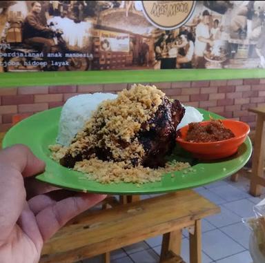 AYAM BAKAR MASMONO DAN MARTABAK MONO'S