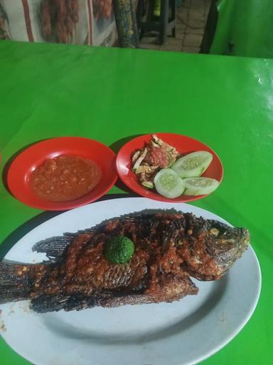 AYAM BAKAR TALIWANG INATAYAH