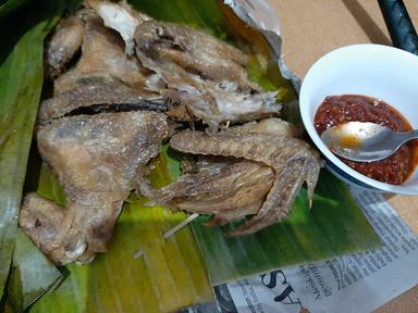 AYAM GORENG MBOK BEREK