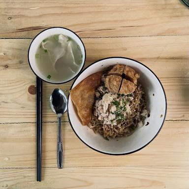 KEDAI BAKMIE MANJARE