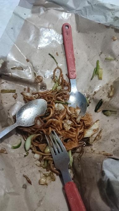 MIE GORENG SAROJA