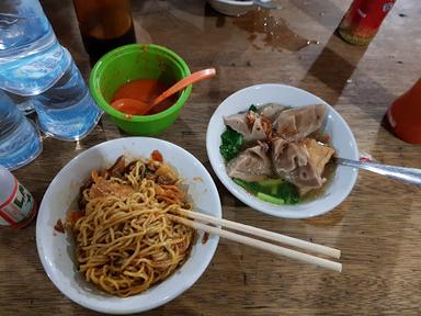 MIE YAMIN BAKSO PROGO & SOTO MIE PERDANA