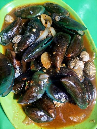 NASI UDUK SEAFOOD KILOAN MBAK TIKA 32