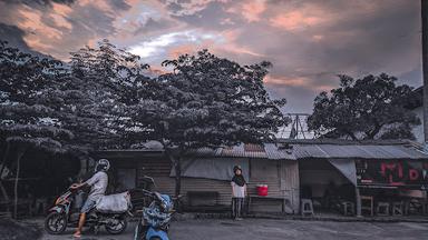 WARUNG KERES POJOK DEWE