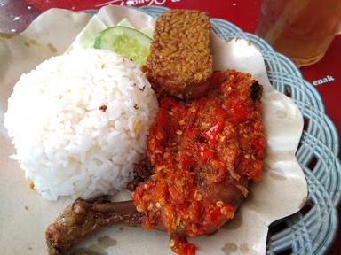 AYAM GEPUK SAMBAL BAWANG PAK GEMBUS