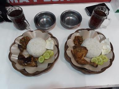 AYAM PENYET SELERA PEDAS