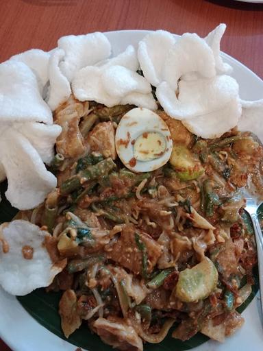 GADO GADO CERIA