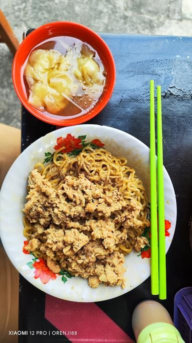 MIE AYAM SELERA SUKARASA