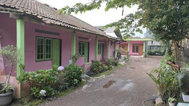 RUMAH MAKAN PADANG BAGINDO