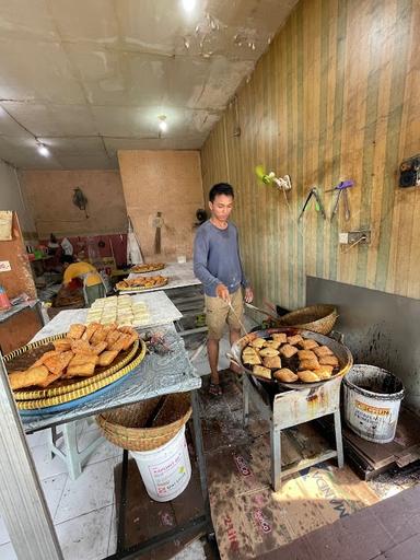 CAKWE ROTI GORENG CAK KOESPRIE