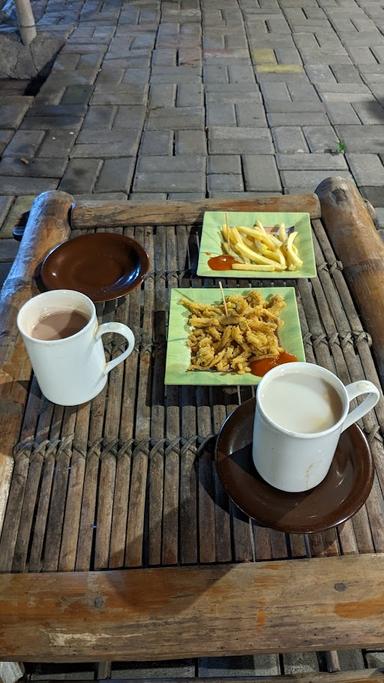 WARUNG KOPI ANGKRINGAN