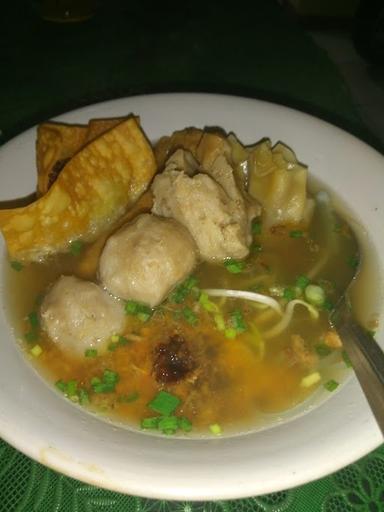 BAKSO & MIE AYAM SUMONGGO