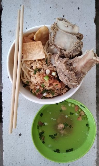 DIMSUM & MIE BAKSO