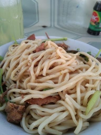 MIE AYAM GAJAH MUNGKUR