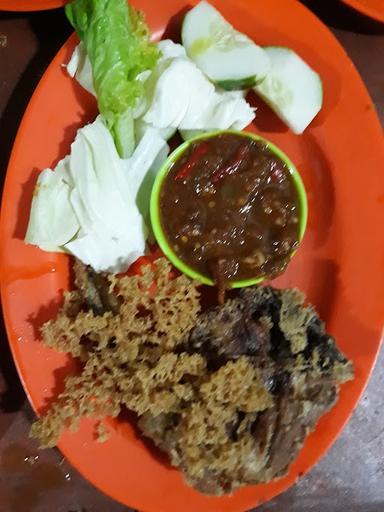 WARUNG NASI UDUK SEA FOOD 63 AYAM PENYET SEDERHANA