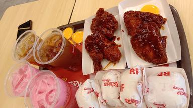 RICHEESE FACTORY TANJUNG MORAWA