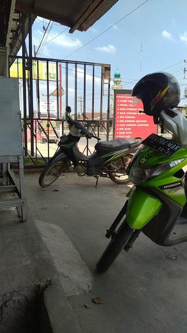 SARAPAN PAGI SOP & SOTO