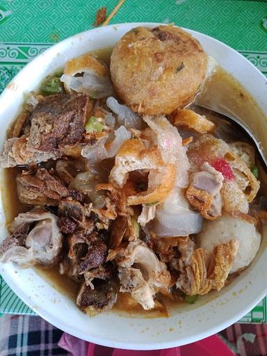 WARUNG MIE SOP NENEK