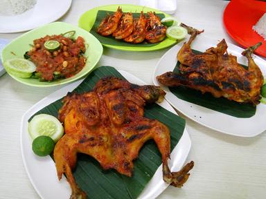 AYAM BAKAR TALIWANG MAHKOTA SERUNI