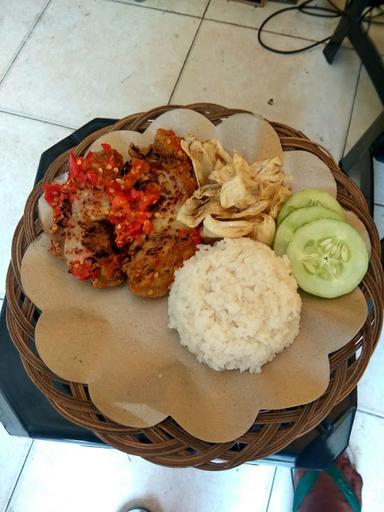 AYAM GEPREK DJAMBOEL