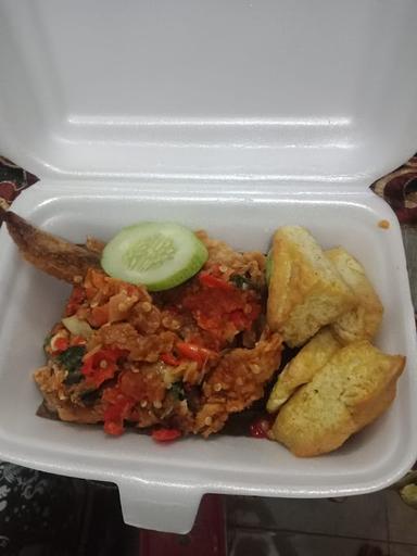 AYAM GEPREK UCIDAH