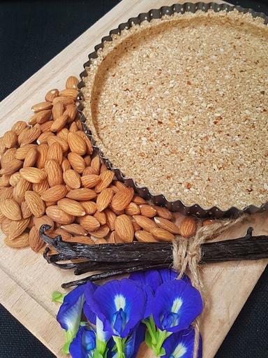 DL VEGAN RAW CAKE