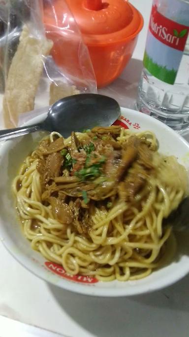 BAKSO DAN MIE AYAM SUDUT PERUM TNI