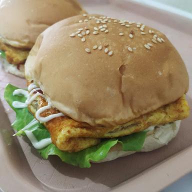 PINANG BURGER UFO BAKAR BATU