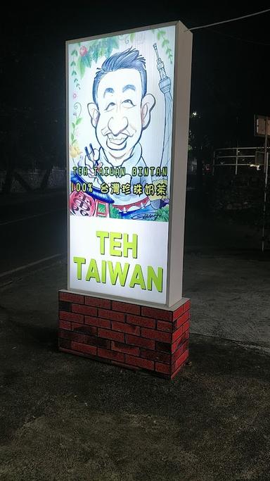 TEH TAIWAN DI SUKA BERENANG