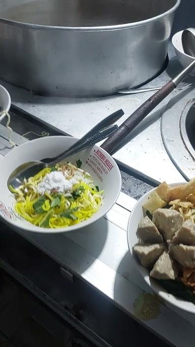 MIE BAKSO PODO MORO