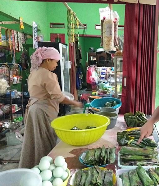 WARUNG IBU ATIKAH