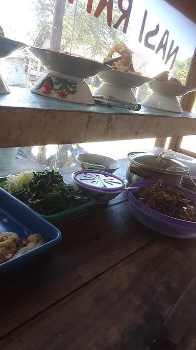 WARUNG MAKAN MBAH MADI