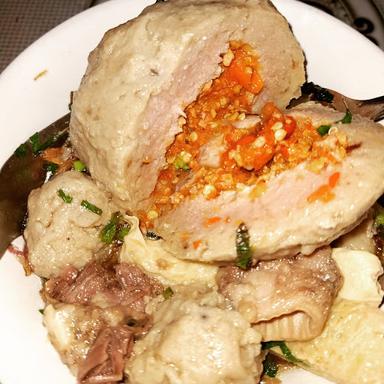 WARUNG NASI MAMAH ANI ( BAKSO BEWOK )