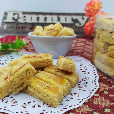 FAMURY BAKERY CAKE AND COOKIES