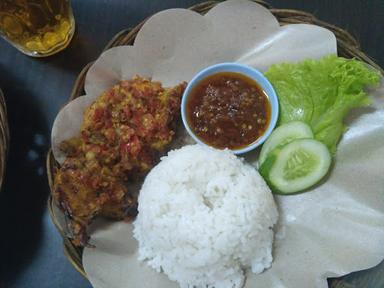 AYAM BAKAR JELETOT