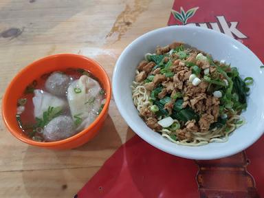 MIE AYAM BANGKA ”ALIE”