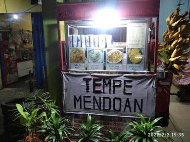 TEMPE MENDOAN PUTRI TUNGGAL